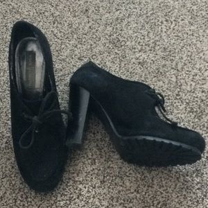 Vince Camuto lace up Oxford pumps 8.5